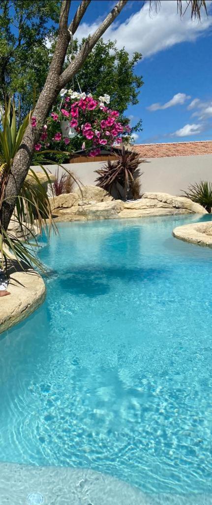 Villa De Vacances Le Teil Eksteriør billede